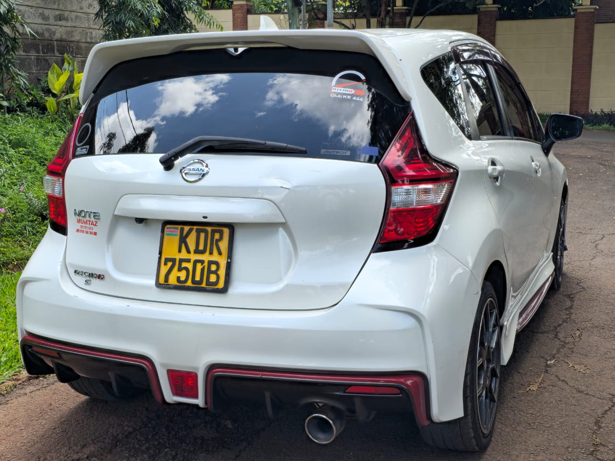 Nissan note Nismo-S 1600cc Manual Transmission hii ni Ile mbaya zaidi asking 1.25Million slightly negotiable if interested ☎️📥 +254729233495