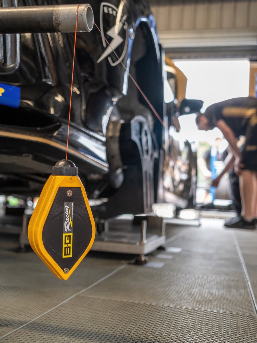 When it comes to getting our Type Rs track ready, the tried and trusted products of Brown &amp; Geeson are always on hand for our team 🙌🏻

#BTCC // #WeAreOne