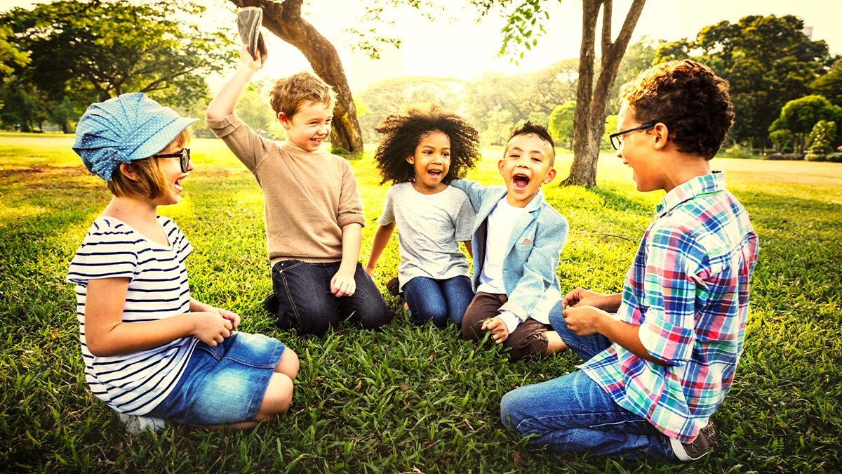 Today is #ChildHonouring Day! 🌱💛Let’s build a world where every child is respected, nurtured &amp; free to grow on a healthy Earth. Endorse the Covenant &amp; join the movement ➡️ ow.ly/nxRz50WmmmL #ChildHonouring #Love #Sustainability