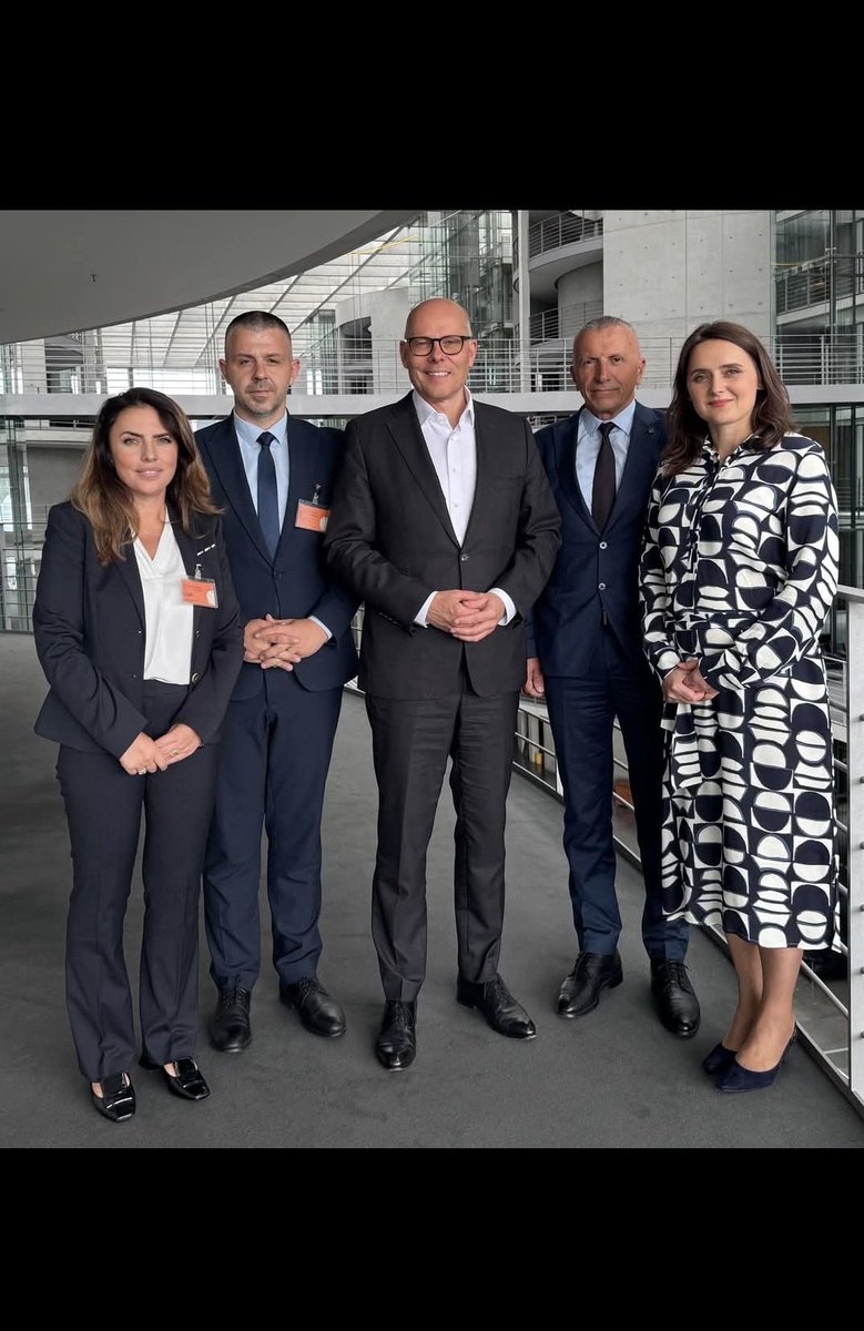 Shaip Kamberi, the Albanian representative in the 🇷🇸 Serbian Parliament, and E. Rexhepi, Head of the 🇦🇱 Albanian National Council, held meetings with 🇩🇪 MP Peter Beyer, N. von Redecker (Head of the Western Balkans Division), K. Karsai (Albania referent), and H. Kortländer,