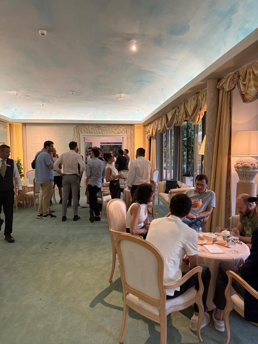 aionxyz's tweet image. A great evening of ideas, connections, and conversation in the books.
Thanks to all who joined the @aionxyz x @CanonicalCrypto meetup in Lugano to explore the future of AI and decentralized infra.
Events like this turn ideas into momentum. Grateful to @paoloardoino for sharing…