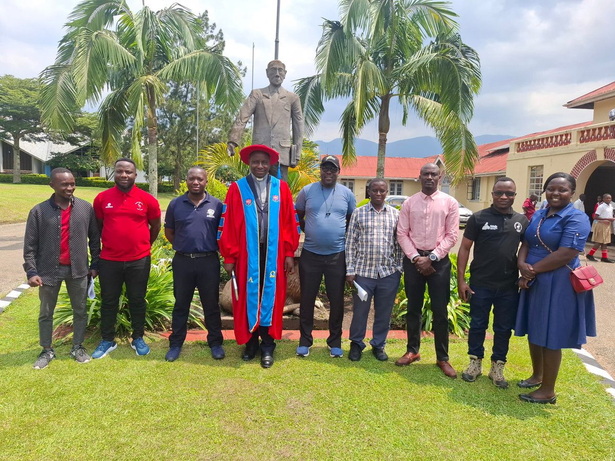 Today, a team from Uganda Cricket Association visited Nyakasura School in Fort Portal — host of the Boys Schools Cricket Week starting 24th August 2025. 

The visit included a planning meeting, ground inspection, and a photo with school staff.

Big thanks to Nyakasura for the
