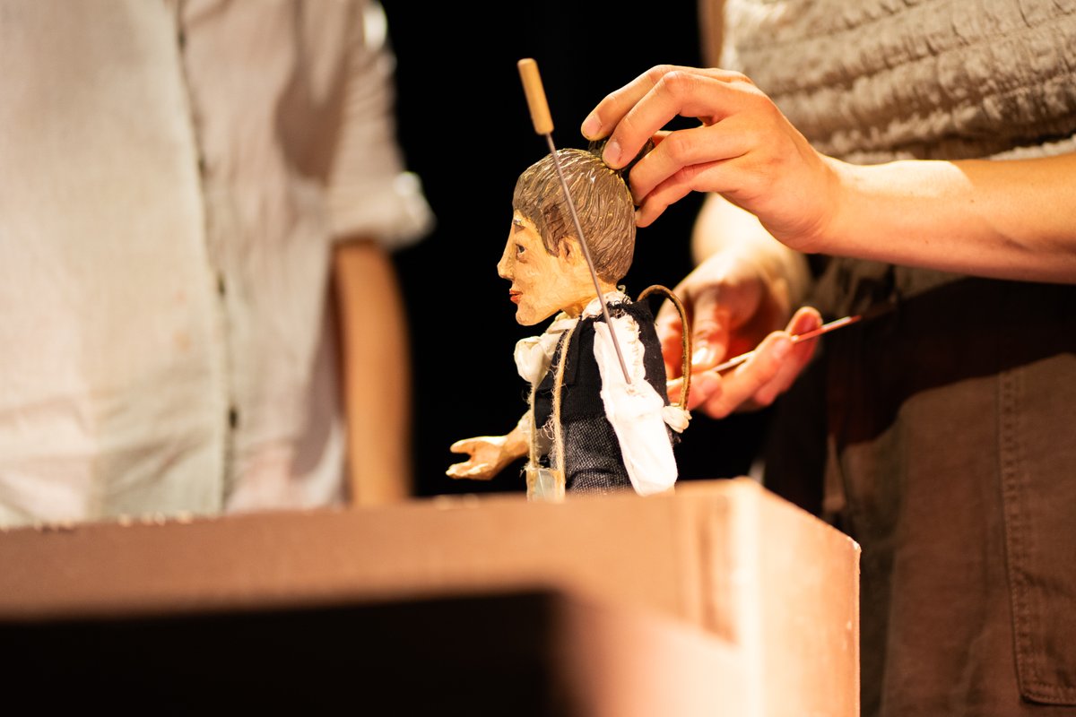 expo2025czechia's tweet image. Last week, we welcomed the Prague-based theatre ensemble Tygr v tísni to the Czech Pavilion at #EXPO2025. Known for their immersive and poetic performances, the group drew a full audience and brought a powerful piece of Czech contemporary theatre to Osaka. 🇨🇿🎭
#EXPO2025Czechia