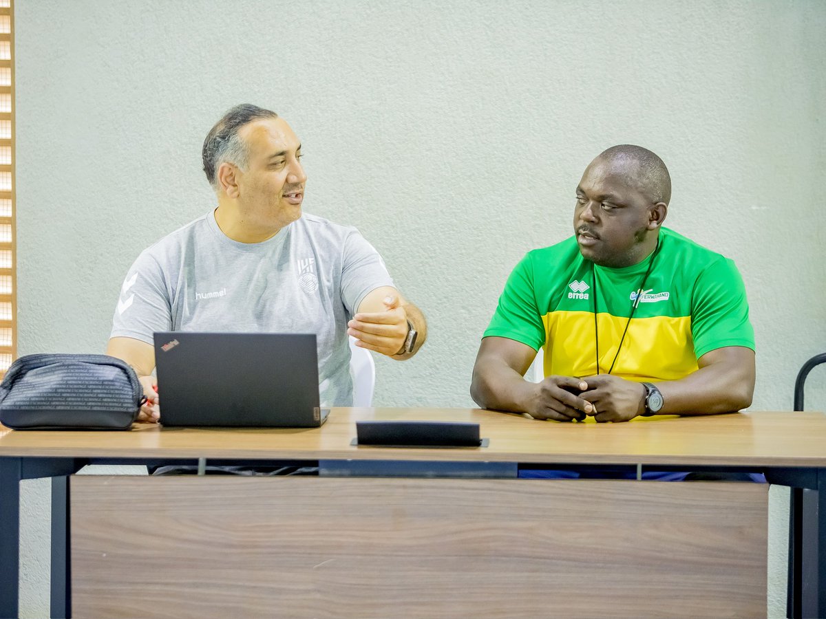 FerwahandRwanda's tweet image. Day 4 of the IHF License D Courses

Day 4 of the IHF D License Coaching Course taking place in Kigali was characterised by two practical sessions:

The morning sessions mainly focused on organising a training unit session for children aged between 12 and 14.

 This session was…