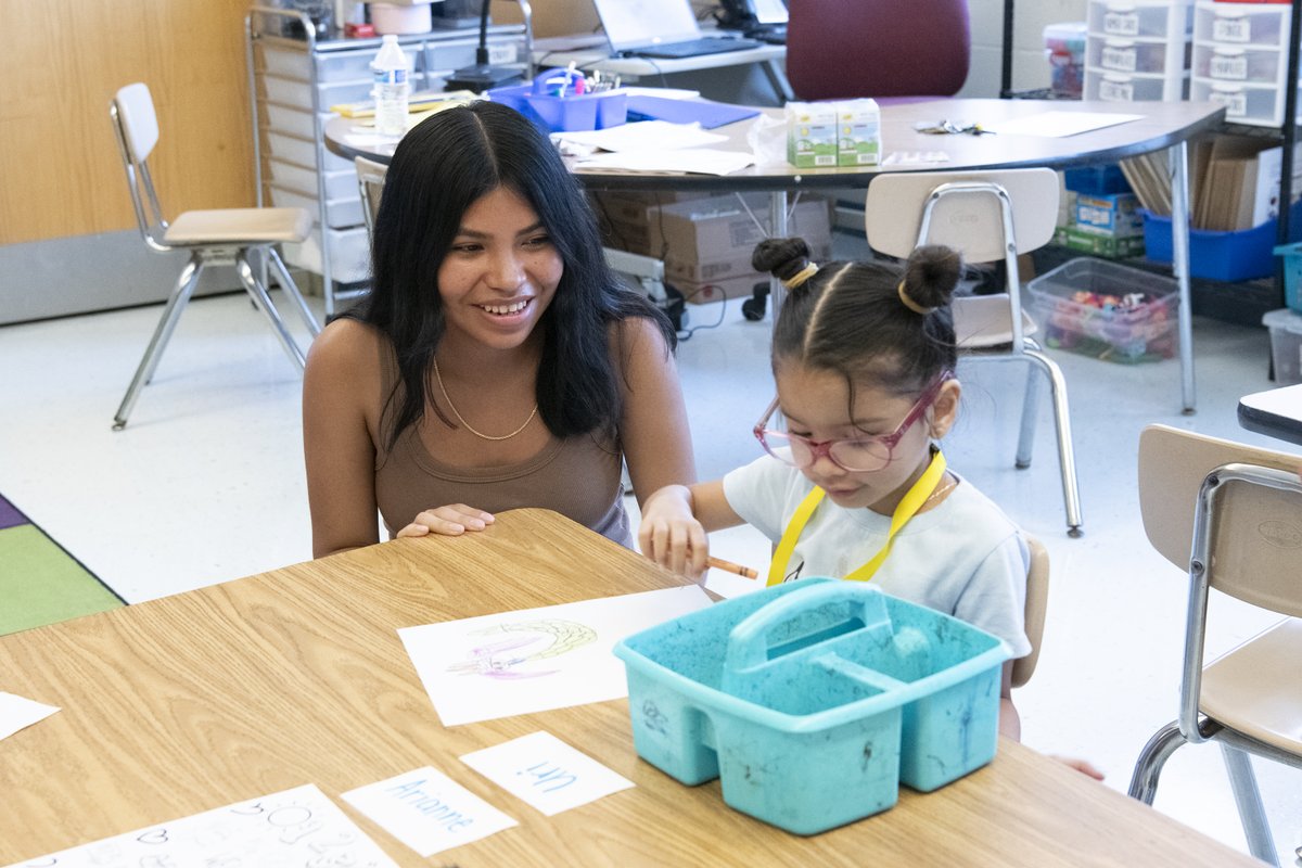 Arcola Elementary School is back in action🐊✨While most schools are still on summer break, these Gators are getting a head start. 

Arcola follows a year-round calendar with 30 additional days of learning.

📸 See more of their first day: mcpsmd.info/4llctMh