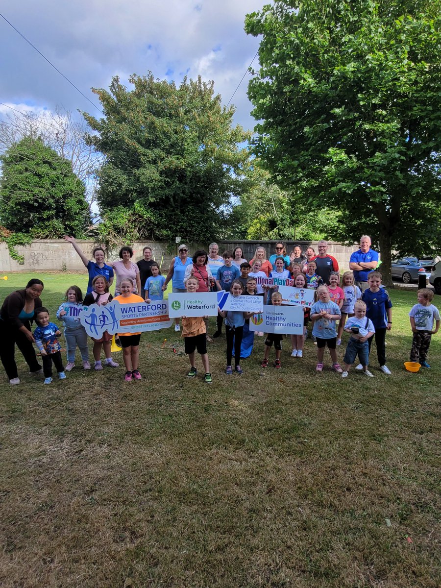 A brilliant event in Rice Park Waterford City. Thank you to CLLR Joannne Bailey for attending and supporting the residents in organising today's event as part of National Play Week.