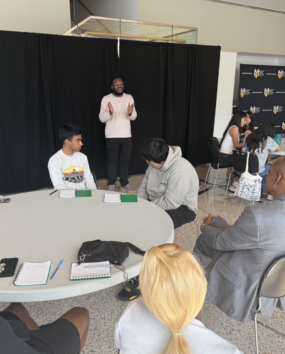 SolagesNY's tweet image. The @BPHACaucus is proud to help launch the @Timbuctoo1846 Pipeline 3rd cohort, connecting high school students to hands-on climate science and justice learning in Brooklyn and the Adirondacks. Seeing young people lead gives us hope for real change.