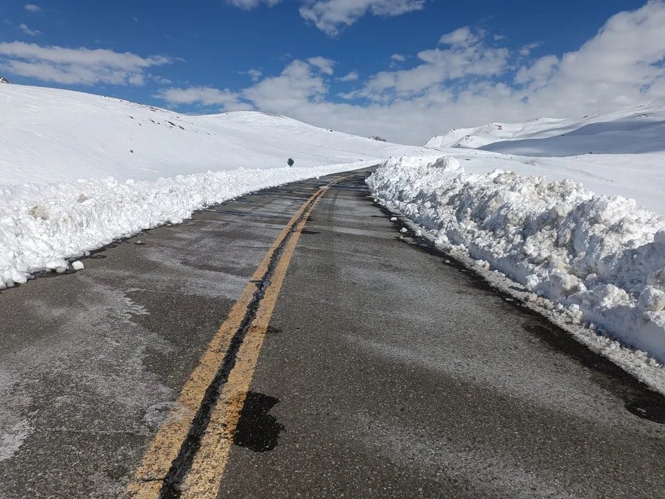 AK (@aliciakirchner) on Twitter photo El gobierno de <a href="/JMilei/">Javier Milei</a> gestiona a favor de los grandes intereses y en contra de la Patria. Las provincias son las grandes damnificadas con perdida de puestos de trabajo, rutas que ponen vidas en riesgo, y total ausencia del Estado ante la emergencia y la salud de los argentinos. El gobierno de <a href="/JMilei/">Javier Milei</a> gestiona a favor de los grandes intereses y en contra de la Patria. Las provincias son las grandes damnificadas con perdida de puestos de trabajo, rutas que ponen vidas en riesgo, y total ausencia del Estado ante la emergencia y la salud de los argentinos.