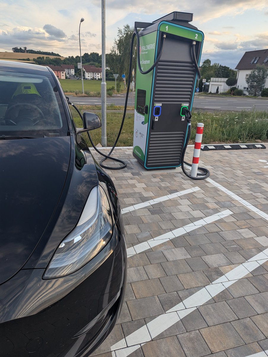 Andreas Haefner ๐ฉ๐ช (@andihaefner) on Twitter photo <a href="/OLBJAN/">Jan Olbrecht</a> <a href="/AndreasMemmer/">Andreas Memmer ๐๐๐</a> Gibt's eigentlich einen Zรคhler an der Ladesรคule? Mich wรผrde interessieren wie groร mein Anteil ist. <a href="/OLBJAN/">Jan Olbrecht</a> <a href="/AndreasMemmer/">Andreas Memmer ๐๐๐</a> Gibt's eigentlich einen Zรคhler an der Ladesรคule? Mich wรผrde interessieren wie groร mein Anteil ist.