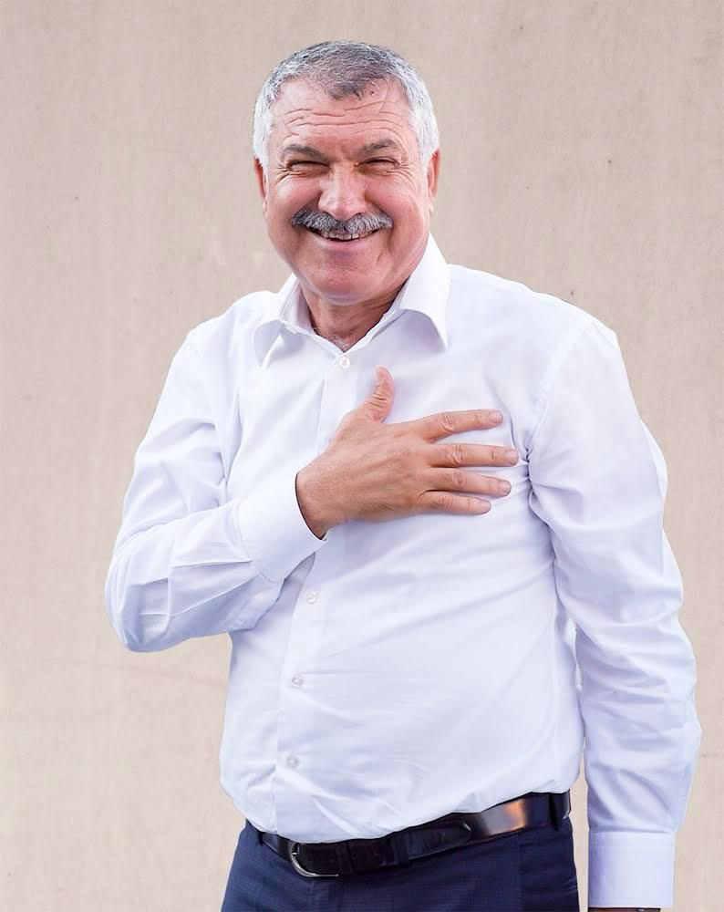 Adana gibi başkan derler ya onun için… Boşuna değil!
Halkının yanında dimdik duran, halkı için canla başla çalışan Adana Büyükşehir Belediye Başkanımız ve Türkiye Belediyeler Birliği Başkan Vekilimiz Zeydan Karalar’ın tutuklanması kabul edilebilir bir durum değil. 

Zor