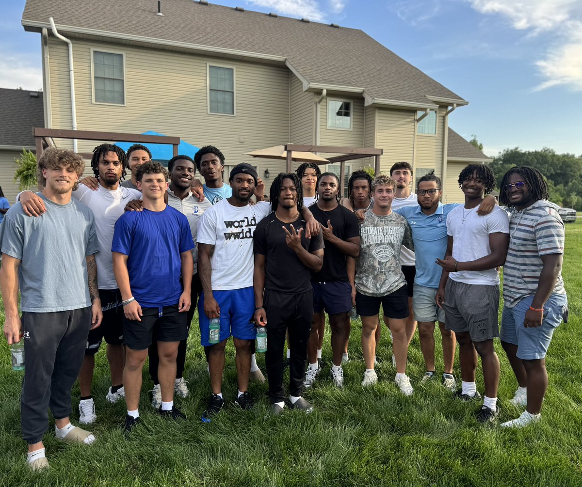 CoachOverton_'s tweet image. Bend, don’t break #MarchOn 🙌🏽