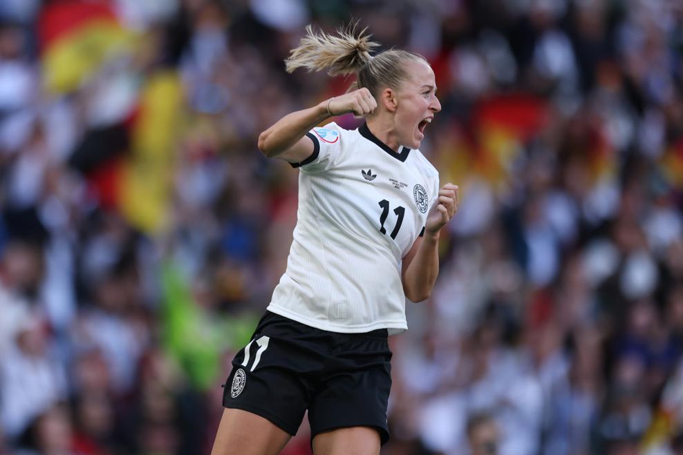 unserfussball's tweet image. #WEURO2025 ENDSTAND !!!
C'était compliqué mais l'essentiel est là. La victoire et 3 nouveaux points qui nous rapprochent des quarts de finale.
#GERDEN 🇩🇪 2-1 🇩🇰
