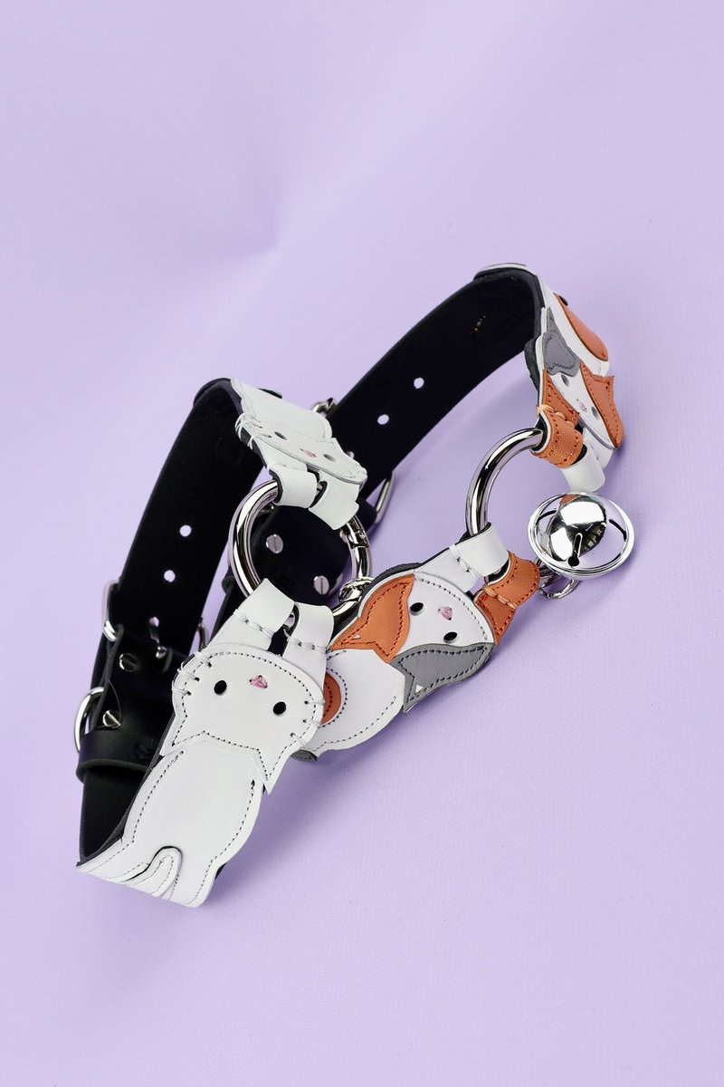 Sigida_plushies's tweet image. Did you know that we have collars with cats? These were made to order. You can buy the same ones on my Etsy. Commissions are open! We can make your collar with any animal to order.
