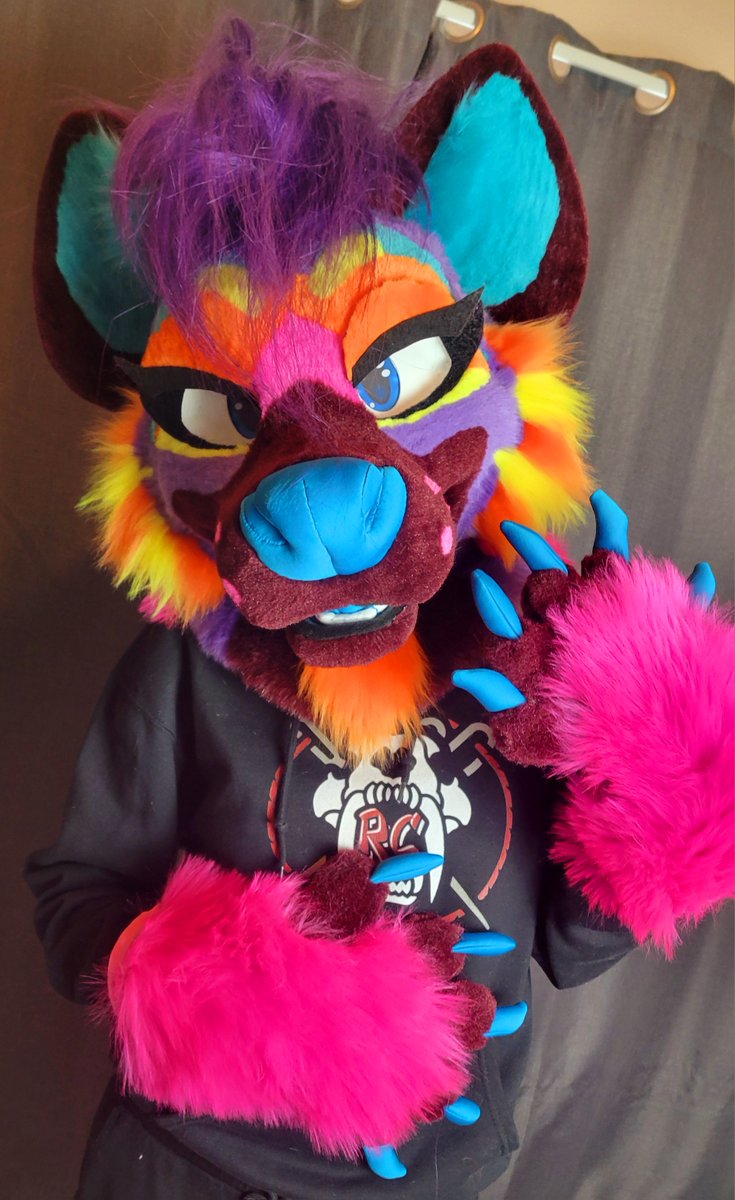 I am now OPEN for fursuit quotes and slots! These are NOT first come first serve. Everyone who applies will get a quote. These slots are for August-December 2025 completion. I can do any species!

Quote form linked in reply. Shares are appreciated!