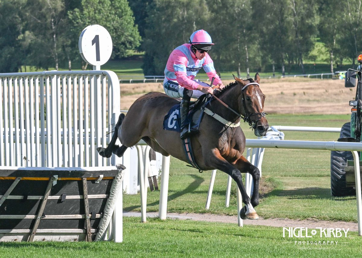 Jamie Snowden (@jamiesnowden) on Twitter photo Delighted with #HopeRising who wins under a penalty <a href="/UttoxeterRaces/">Uttoxeter Racecourse</a> under another top ride from <a href="/GavinSheehan92/">Gavin Sheehan</a> #winner no.17 Well done team <a href="/Alexwalters89/">Alexandra Walters</a> <a href="/BetVictor/">BetVictor</a> Delighted with #HopeRising who wins under a penalty <a href="/UttoxeterRaces/">Uttoxeter Racecourse</a> under another top ride from <a href="/GavinSheehan92/">Gavin Sheehan</a> #winner no.17 Well done team <a href="/Alexwalters89/">Alexandra Walters</a> <a href="/BetVictor/">BetVictor</a>