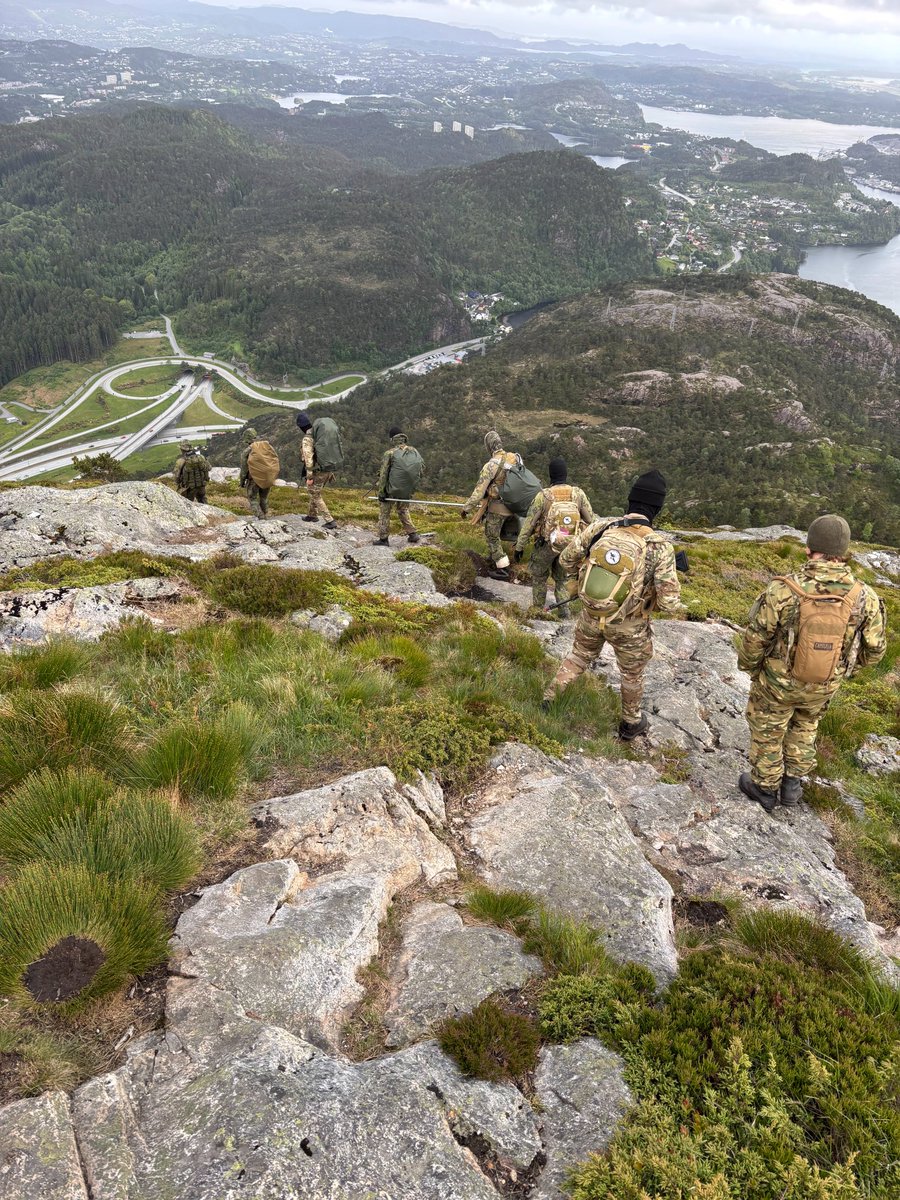 NavalAcademy's tweet image. Midshipman took part in Exercise Sea Warrior, a demanding 10-day leadership development program hosted by the Norwegian Naval Academy. They honed their leadership, resilience, and decision-making skills in a high-pressure, field-based environment designed to forge naval officers.