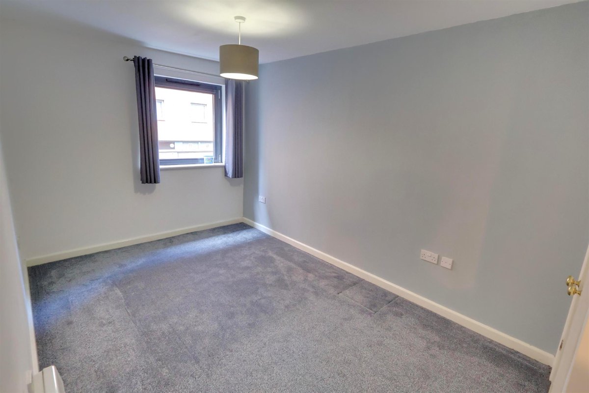 A fantastic opportunity to purchase this well presented two bedroom #apartment situated in the heart of #Southampton Town Centre. 

Info- fieldpalmer.com/properties/whi…

Call Field Palmer Shirley 023 8078 0787