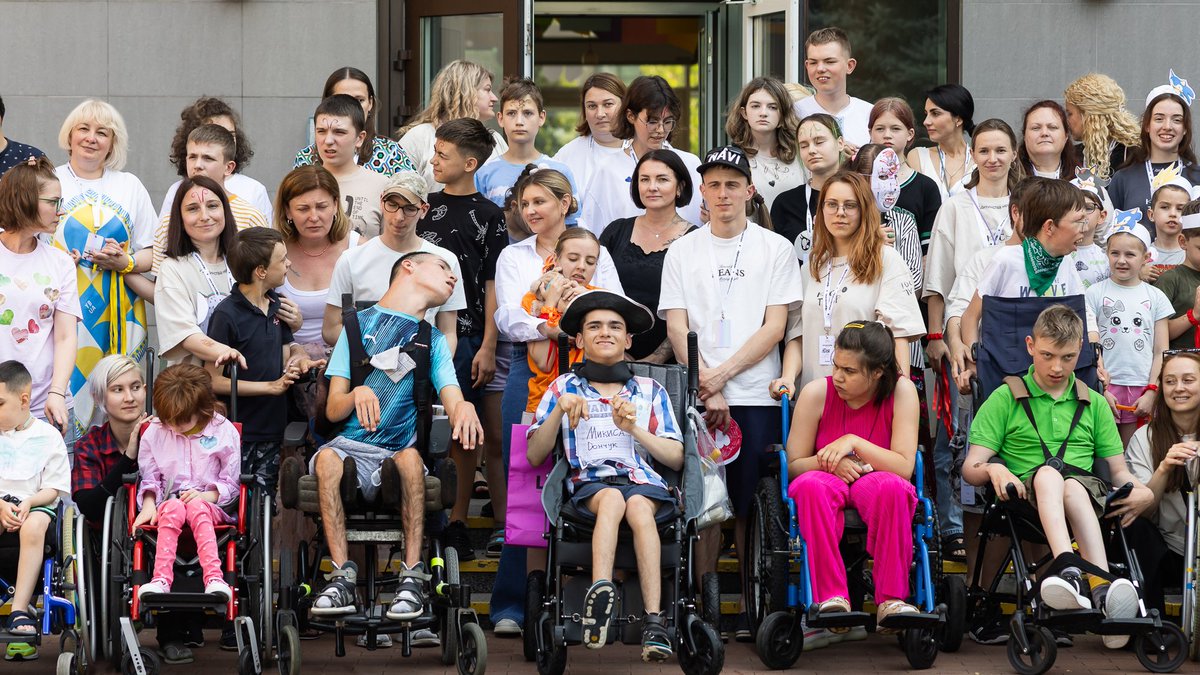 “Kosmotabir” is an inclusive space where children with disabilities, palliative conditions, those who have experienced loss, or live under guardianship can rest and have fun together. This year, my Foundation joined in supporting this initiative. I was happy to visit the camp,