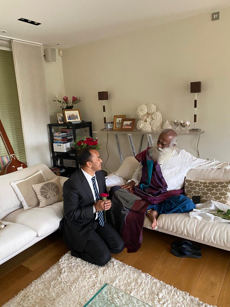 Guru blessings and love is priceless. Grateful forever. Thank you ⁦<a href="/SadhguruJV/">Sadhguru</a>⁩