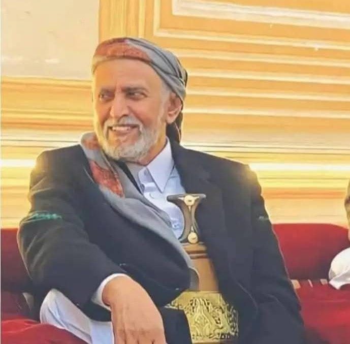 توقيف قيادي حوثي اثناء محاولة تهريبه في منفذ صرفيت المحاذي لعمان، بقدر ماهو انجاز امني كبير لعمليات محور الغيضة وقوات المنفذ الحدودي، بقدر ماهو نقل حي لفداحة مايحدث في المهرة من تنامي سلطة الحريزي ومليشياته المسلحة في تأمين الدعم اللوجستي من عمان وتهريب الارهابيين من والى اليمن .