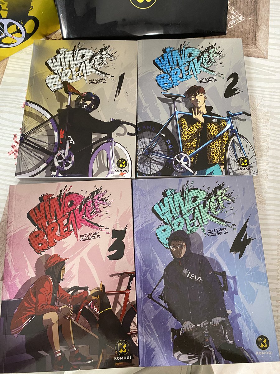 Otakulte 🐉 (@otakulte7) on Twitter photo J’ai reçu une des nouveautés les plus attendues de cet été : Wind Breaker de Yongseok Jo
Les deux premiers tomes sortiront le 11 juillet en librairie 👀
Merci <a href="/Komogi_Edition/">Komogi Éditions</a> pour le coffret et au reuf <a href="/LUCHISCO/">LUCHISCO🇵🇸🇨🇩</a> pour la propagande 🤝 J’ai reçu une des nouveautés les plus attendues de cet été : Wind Breaker de Yongseok Jo
Les deux premiers tomes sortiront le 11 juillet en librairie 👀
Merci <a href="/Komogi_Edition/">Komogi Éditions</a> pour le coffret et au reuf <a href="/LUCHISCO/">LUCHISCO🇵🇸🇨🇩</a> pour la propagande 🤝