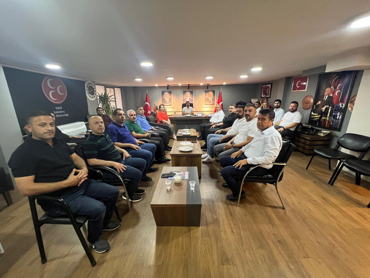 mhp_sahinbey's tweet photo. İlçe başkanımız Seyit Karlı SAVCI’nın nezdinde, Olağan Yönetim Kurulu Toplantımız gerçekleştirilmiştir.
Alınan kararların hayırlara vesile olmasını temenni ederiz. https://t.co/5nmwZcElQa