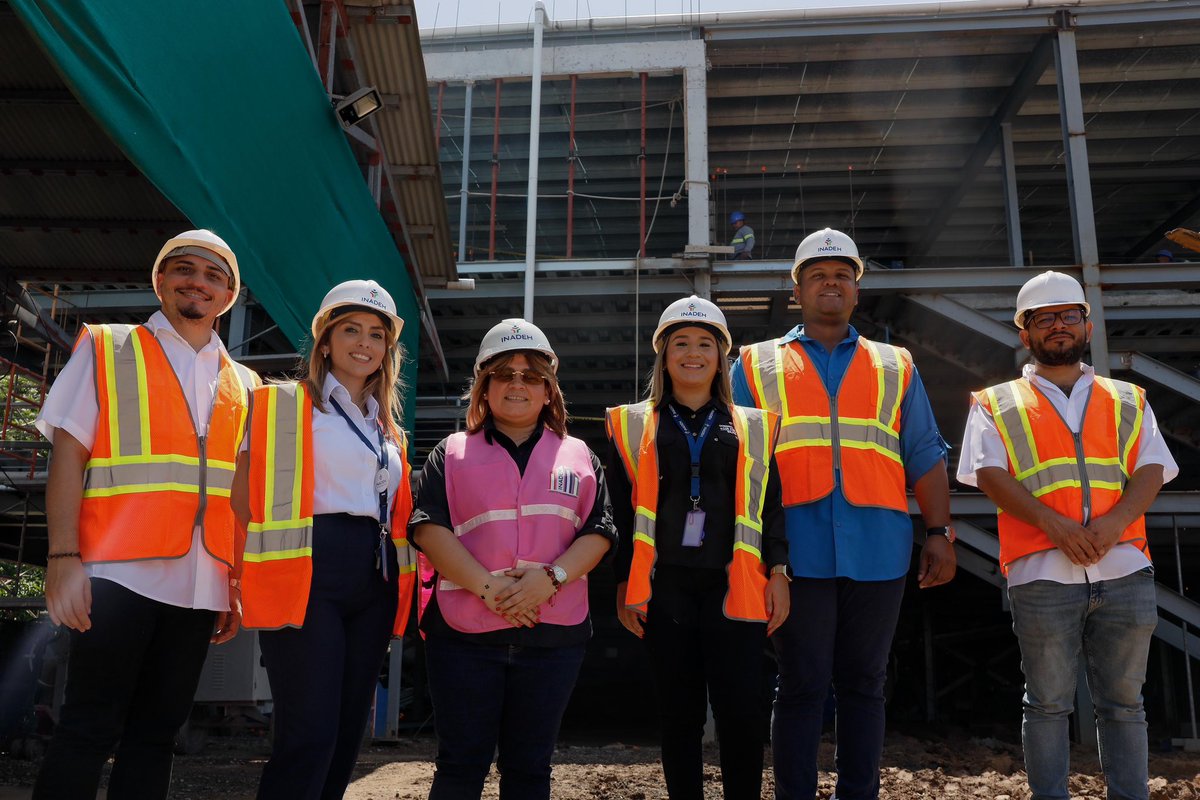 InadehOficial's tweet image. Durante nuestra gira de trabajo por Veraguas, visitamos la obra de construcción de las nuevas oficinas administrativas de la sede INADEH - Santiago, para inspeccionar los avances de esta nueva infraestructura, cuya proyección de entrega se estima a finales de septiembre 🙌🏻.
