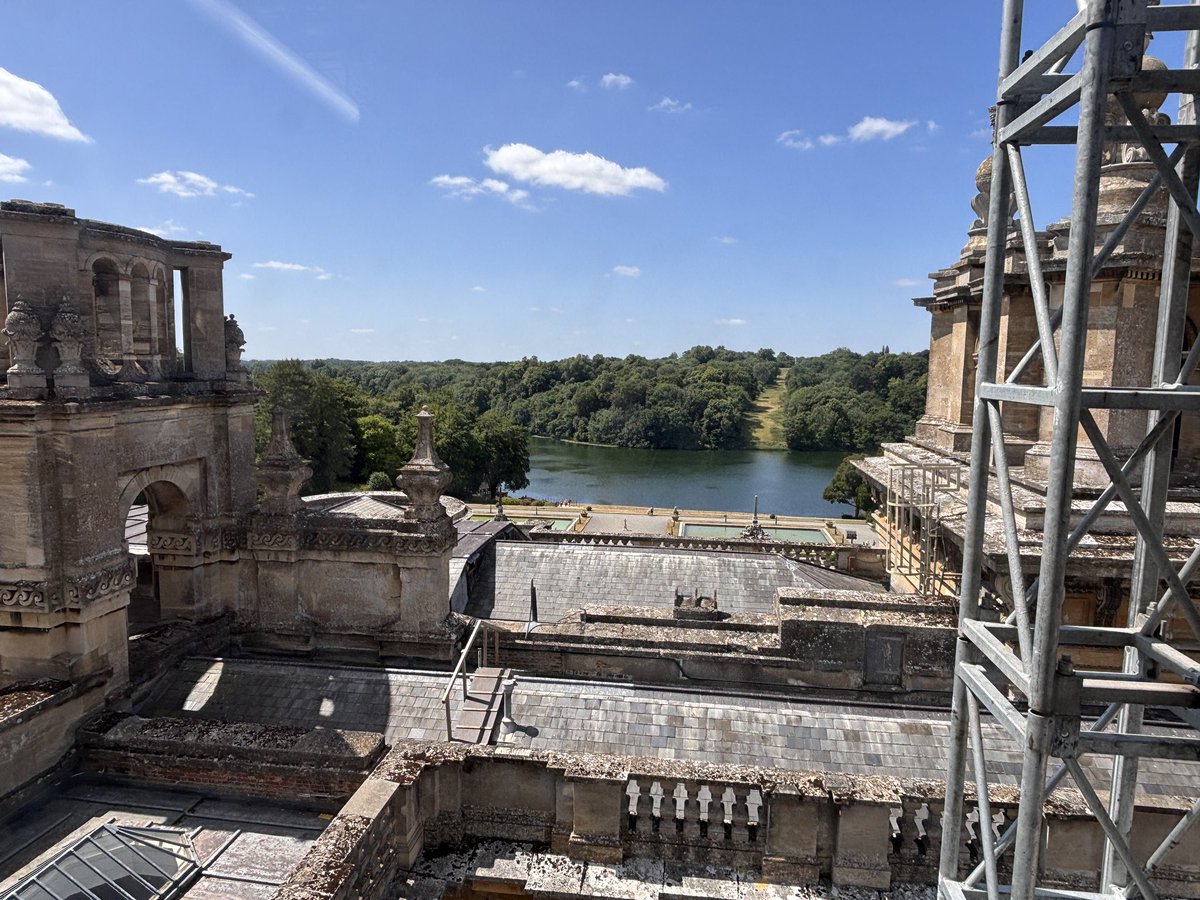 StuartRender's tweet image. Many thanks to Sarah-Jayne @BlenheimPalace for a show-round of the magnificent, and recently opened, ‘Rooftop View’. Seeing the rooftop sculptures and architecture up close was a memorable experience, and very well worth searching out. 
@AGTOUK