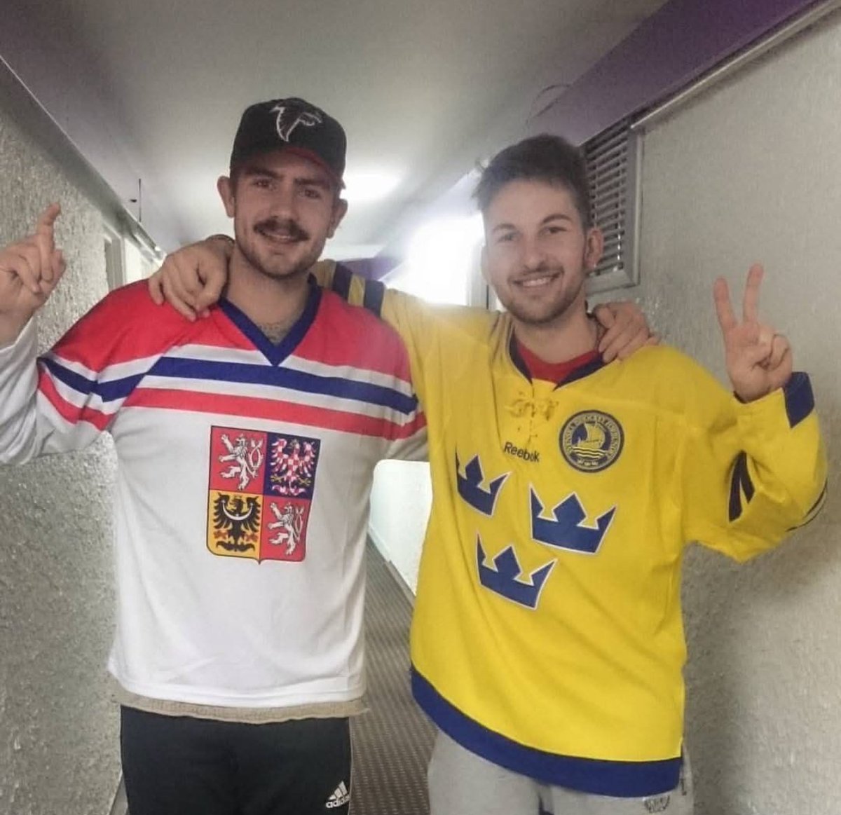 Fina franska hockeybakgården skapar vänner för livet. 2025➡️2015