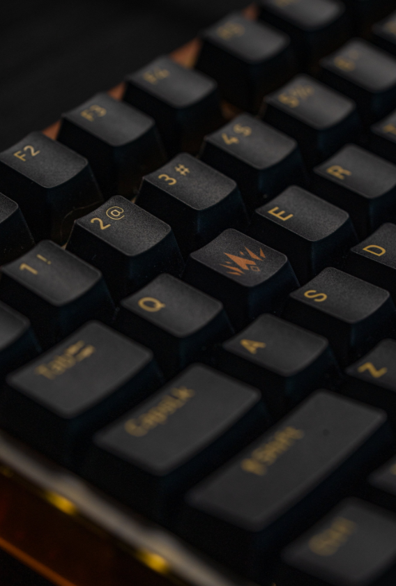 Boşuna koymadık w yerine logoyu. 
BBL YÜZYILI İÇİN BU KLAVYE
stoklarla sınırlıdır btw