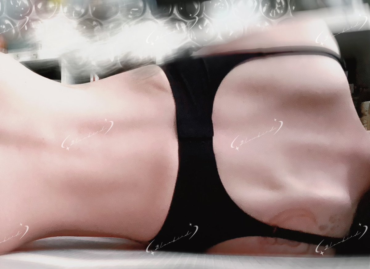 好想在家躺一整天..

#我喜歡我的背