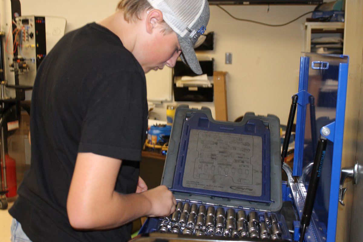 🔥 Sparks are flying at SIC Career Camp in Harrisburg! These middle school students are going hands-on with plasma cutters, track torches, belt sanders &amp; TIG welding 💥. Diesel campers tore into real engines like pros. This is learning at full throttle! #SucceedInspireConnect