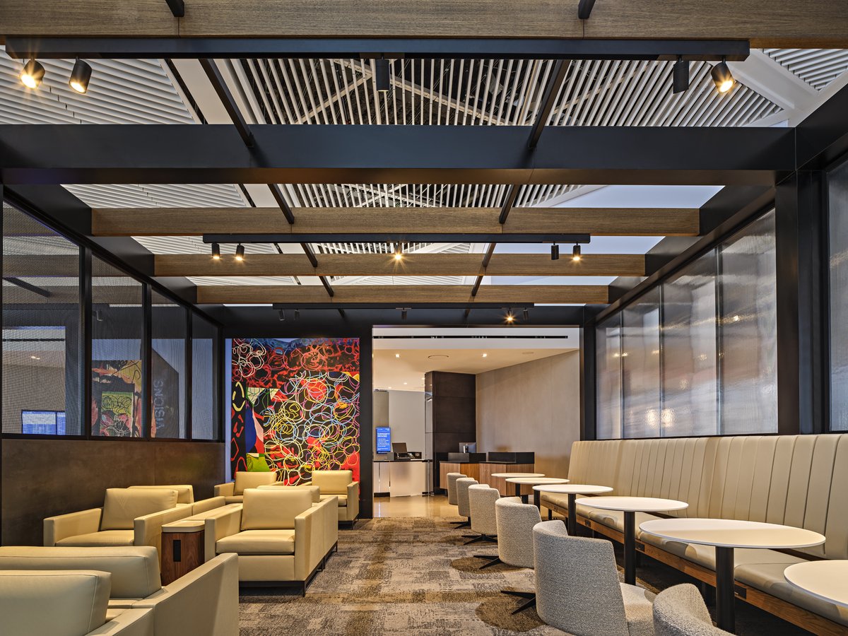 VRHConstruction's tweet image. #DYK a typical airline club construction project involves 300+ #submittals and over 100 #RFIs on average?

That’s hundreds of details to review, coordinate, and approve, all to ensure a seamless experience for travelers once the doors open.

#aviation #construction #lounges