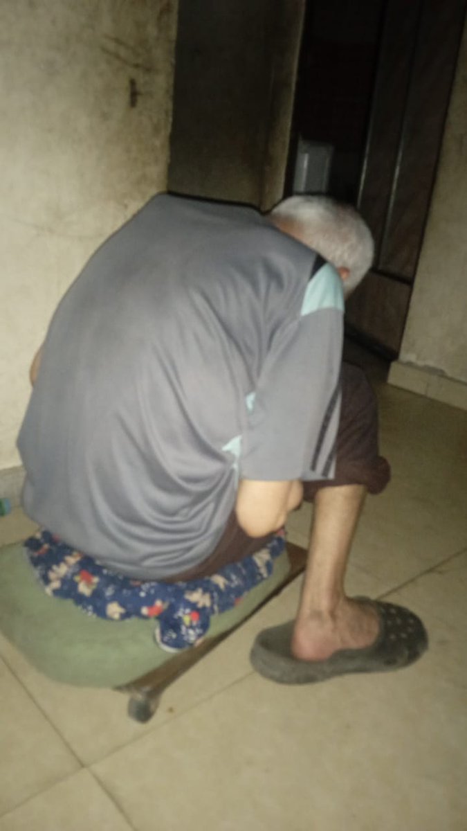 PLEASE HELP 😿💔
Raneen's father Mahmoud is extremely depressed &amp; hopeless. He doesn't even want to take a picture. He is paralyzed, indebted, sick &amp; in a warzone.

Donate: chuffed.org/project/mahmou… 

This is breaking my heart.
Follow <a href="/raneen_Gz1/">Raneen. GZ 🇵🇸</a> &amp; always help her
