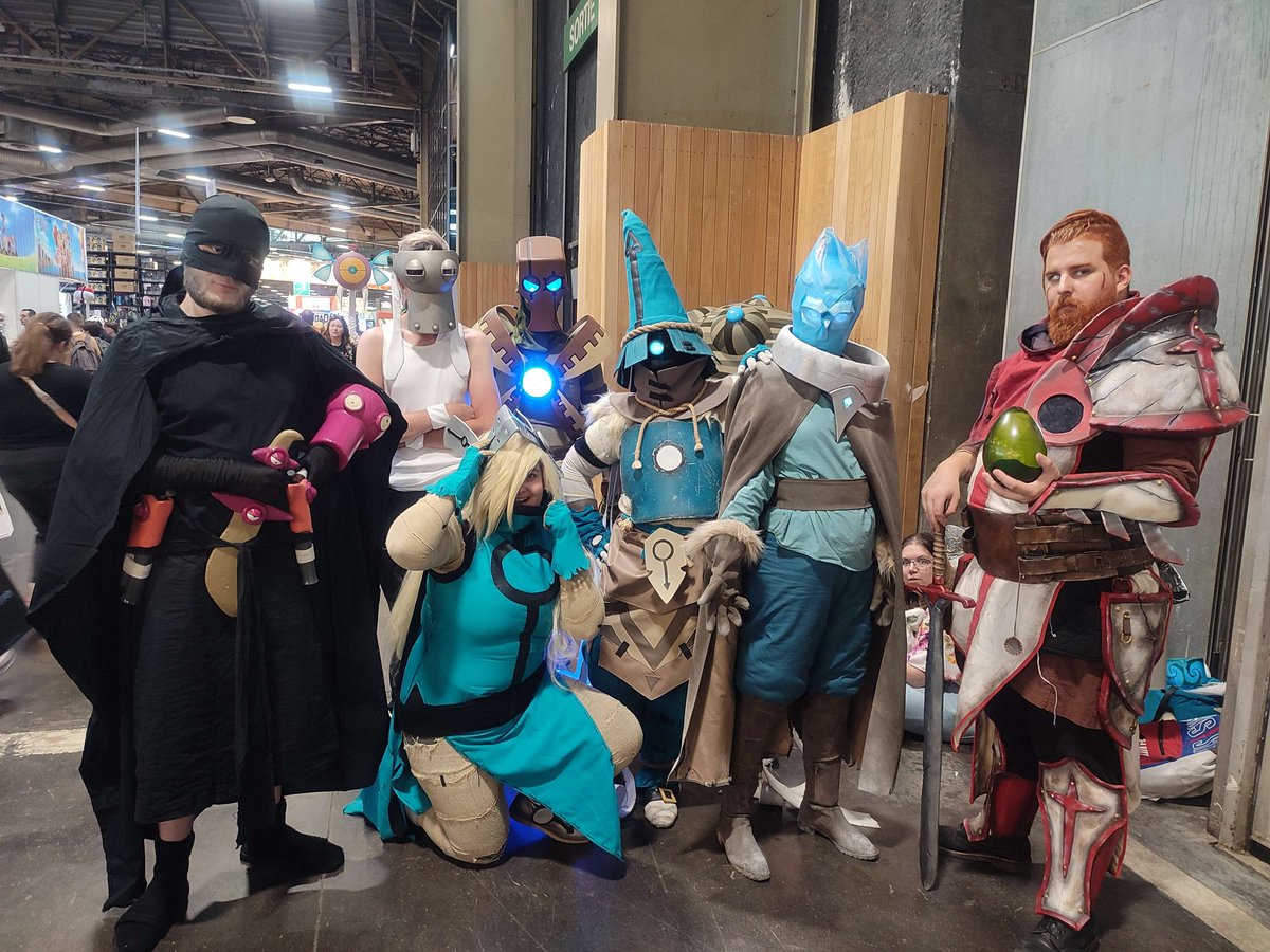 Japan Expo c'est fini 😥 Ce fut un plaisir d'être en collocation avec la team ! Voilà une petite photo souvenir prise avec eux ❤
Hâte de remettre tout ca 🤩

#Wakfu #Dofus
