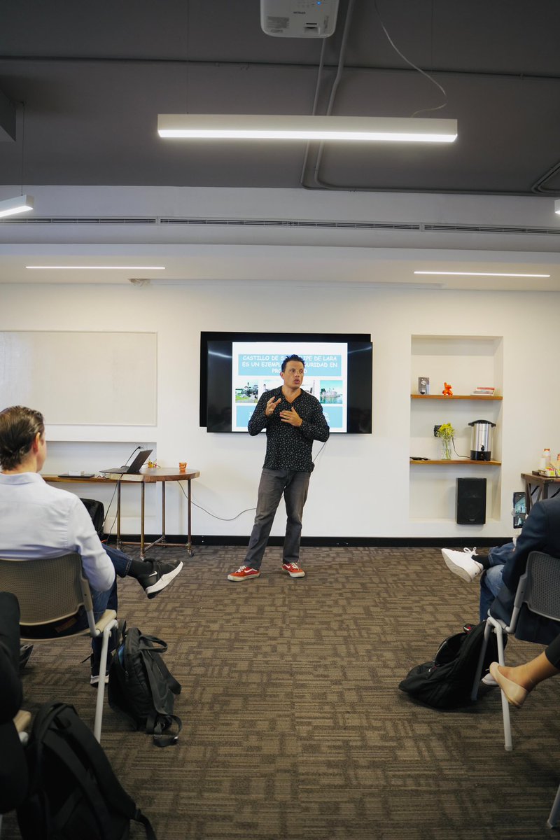 Participamos en un conversatorio con la Cámara Fintech, compartiendo ideas sobre ciberseguridad y defensa digital en la era de la inteligencia artificial. 🤖🛡️

Un tema clave para el presente y futuro de nuestras economías digitales. Seguimos impulsando una transformación segura