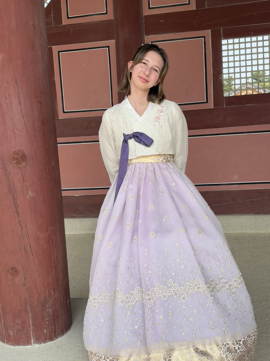 nctzenInstitute's tweet image. Just a princess with her prince 👑🐻

#NSD #NCTzenSelcaDay #HAECHAN #NCTDREAM #NCT