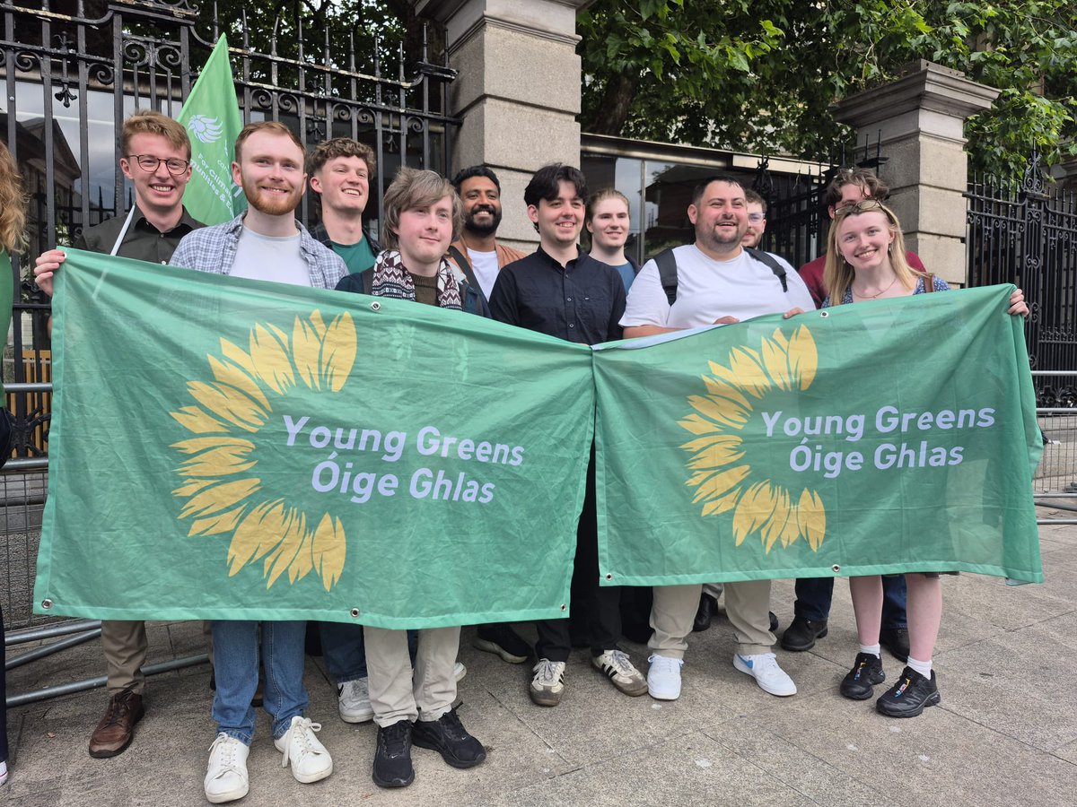 Roderic O’Gorman TD (@rodericogorman) on Twitter photo Thanks to <a href="/EvaDowling/">Cllr Eva Dowling</a> and <a href="/younggreens/">Young Greens / Óige Ghlas</a> for powerfully making the case against the Government’s proposal to hike student fees. Thanks to <a href="/EvaDowling/">Cllr Eva Dowling</a> and <a href="/younggreens/">Young Greens / Óige Ghlas</a> for powerfully making the case against the Government’s proposal to hike student fees.