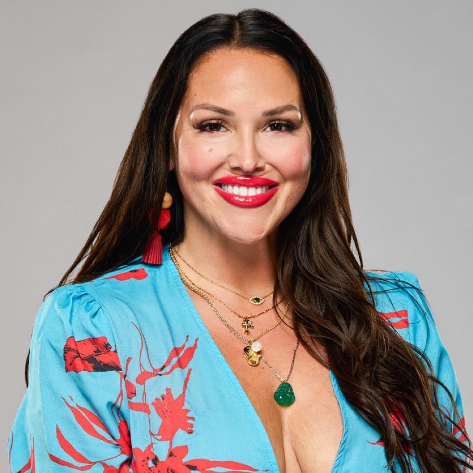 AmyupdatesBB27's tweet photo. 🚨| Amy Bingham is moving into the Big Brother house TONIGHT! #BB27 https://t.co/kgjIvigiuk