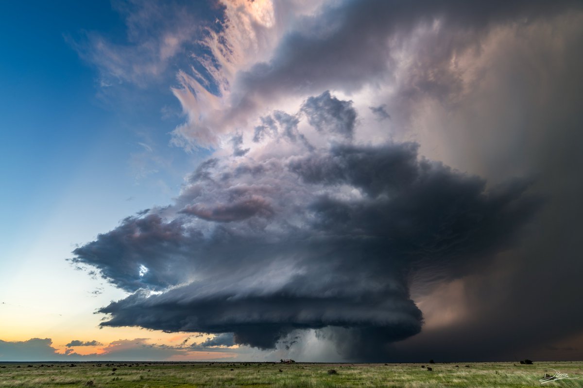 ColoradoWXNut's tweet image. 2 Years ago TODAY! Still my favorite Colorado chase!
July 8th, 2023 | Kim, CO
#Nikon #cowx #colorado @NikonUSA