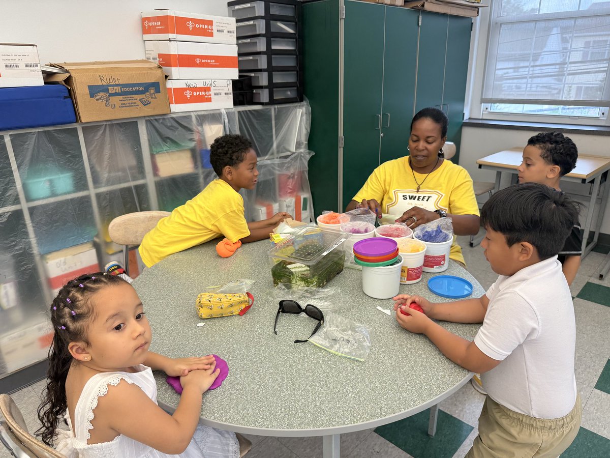 ☀️ Summer learning is in full swing at Lincoln! Our Rising 1st Graders are diving into discovery with our gifted educators leading the way. #SummerLearning #OptimalSuccess #GoodToGreat #OrangePublicSchools