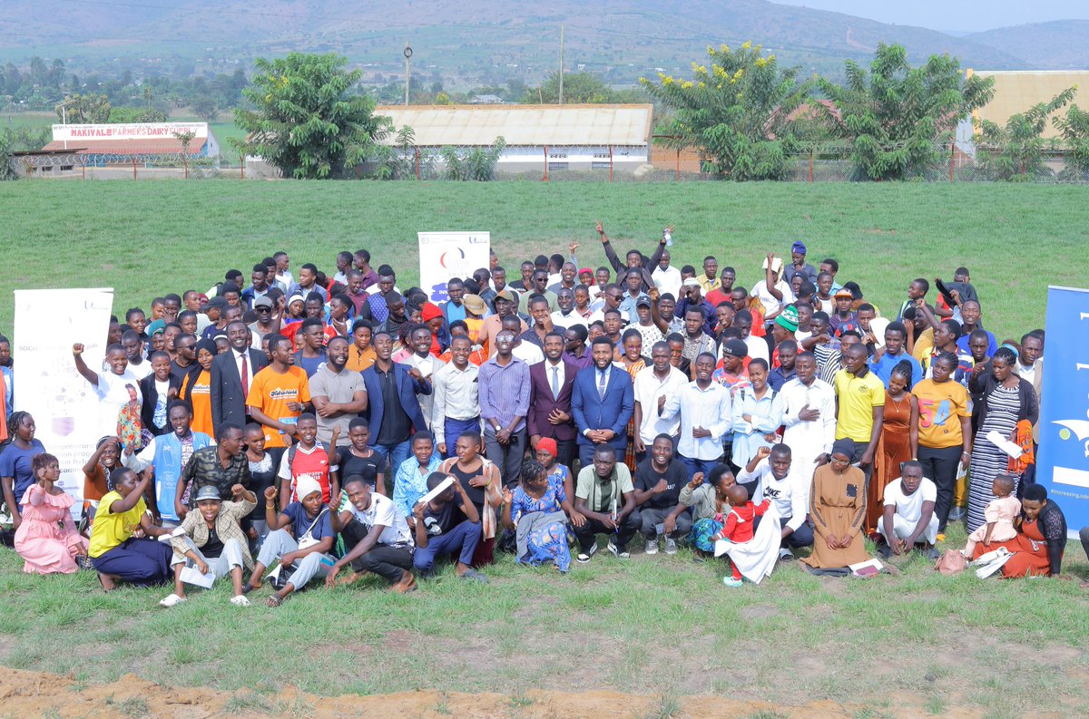 _UnleashedUG's tweet image. "🌟 Inspiring Day! Today, our Social Innovation Symposium brought together 3⃣0⃣0⃣ #youth from #i_Upshift program! Panels tackled mindset topics & innovators shared experiences.
Social interactions & peer learning can trigger ripple effects on youth mindset & economic development.