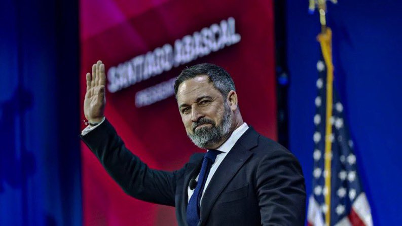 🚨🇪🇸 Le chef du parti VOX, Santiago Abascal, a déclaré :

« Quiconque est venu pour commettre des crimes, tente d'imposer une religion étrangère, maltraite ou rabaisse les femmes, et veut vivre du travail des autres, sera expulsé ! »

🗳️ Êtes-vous d’accord avec ce qu’il dit ?

A.