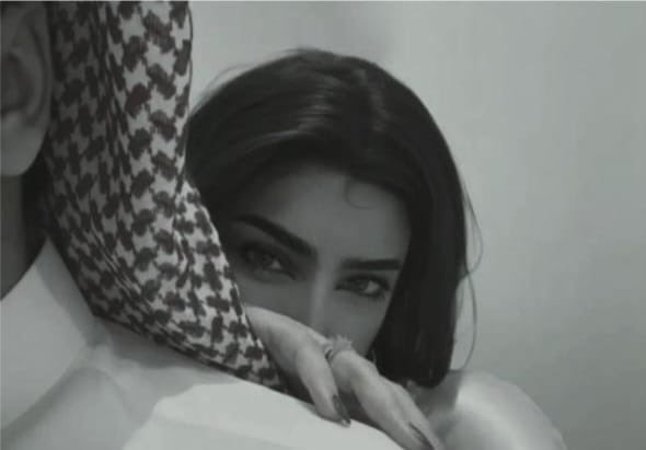 يزهر الأنسان مع الشخص 
الذي يسقيه السعادة كل يوم لو بالكلمات