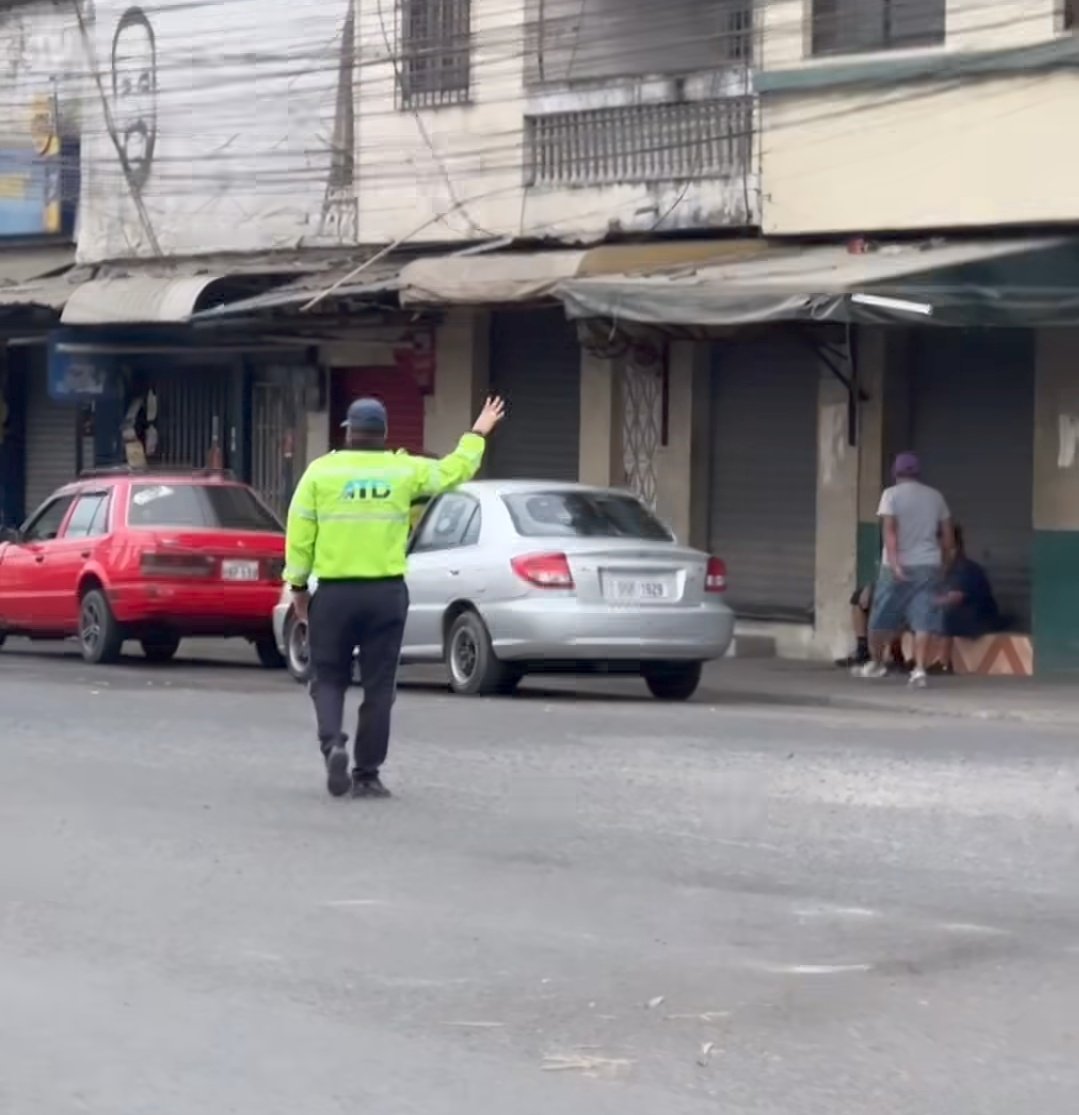 La ATD sigue controlando en tránsito en Durán, otro show del gobierno.