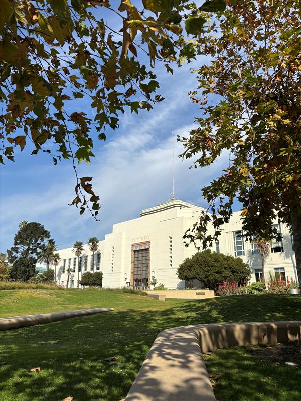 santamonicacity's tweet image. The Santa Monica City Council meets tonight at 5:30 p.m.
Meeting agenda can be found at santamonica.gov/council.