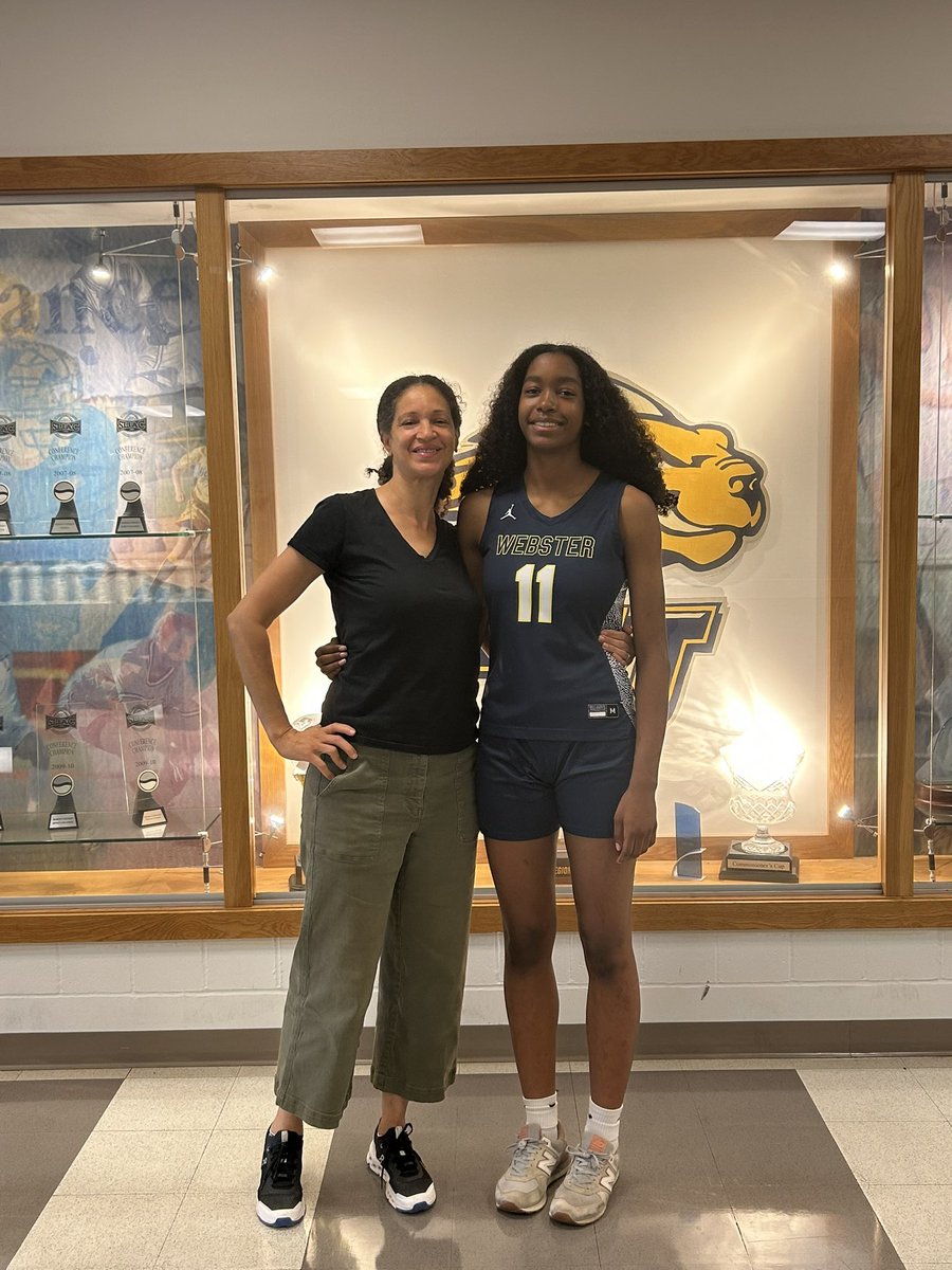Had an amazing time at Webster University yesterday! Thank you to <a href="/WUhoops/">Coach O</a> and <a href="/tanwilkes/">Tanner Wilkenson</a>, loved getting to see the campus! <a href="/PheeElite/">Napheesa Collier Elite</a> <a href="/Coach_Adams92/">Anthony Adams</a>