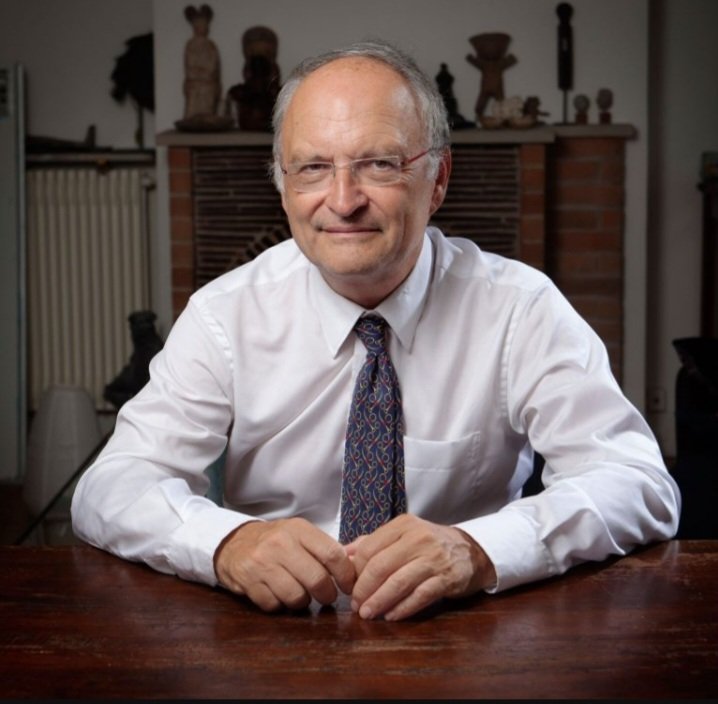 Haltecancer's tweet image. Cancer, infections, maladies cardiaques, ... :  et si tout n&apos;était qu&apos;une seule maladie?&quot; Avec le Dr Laurent Schwartz, oncologue.