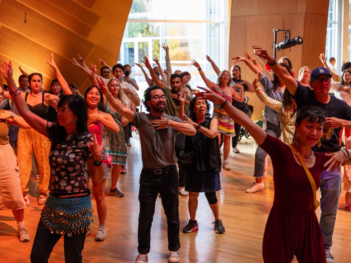 Just a few of our favorite moments from our 1st #DanceDTLA of the summer!📸✨

Y’all brought the moves and the energy we needed! 🙌🚨Thanks for joining us at #waltdisneyconcerthall for #bollywood night with <a href="/blue13dance/">Blue13 Dance Company</a> <a href="/Dholnation/">Jess2ray</a>!! 🎶🪘