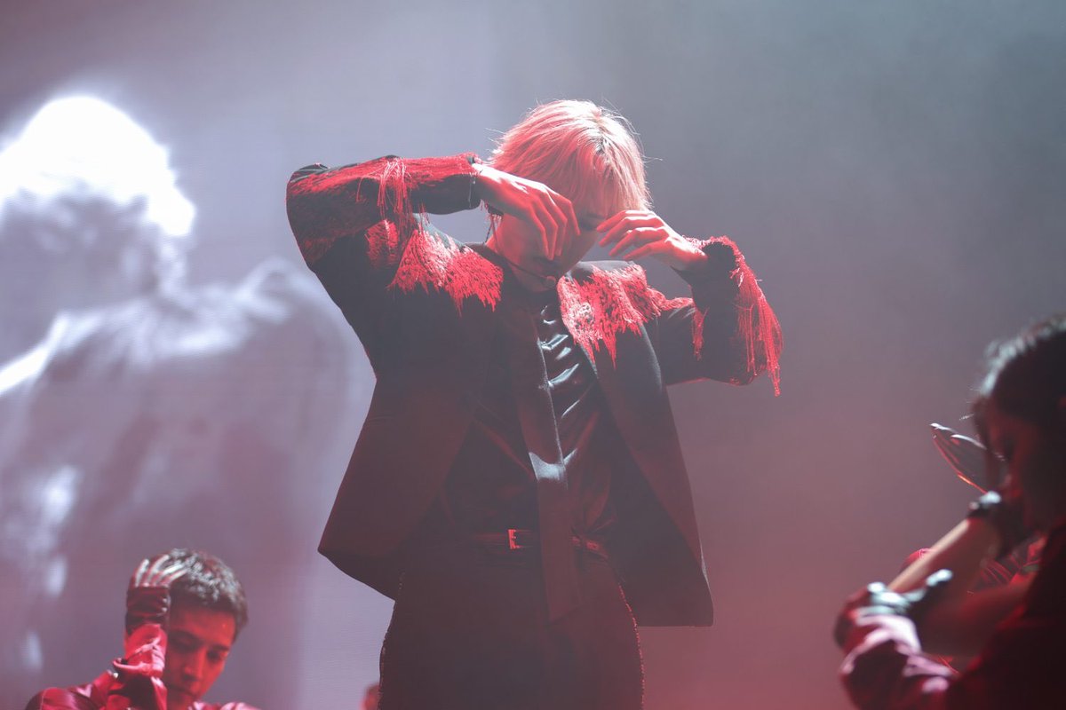 백현마을 (@baekhyuntown) on Twitter photo BAEKHYUN PACKS THE KIA FORUM FOR HIS ‘REVERIE’ TOUR🪽
🔗laweekly.com/baekhyun-packs…
🔗instagram.com/p/DL3JlAPhabz/
#백현 #BAEKHYUN <a href="/B_hundred_Hyun/">Baekhyun_EXO</a> <a href="/BAEKHYUN_INB100/">BAEKHYUN_official</a> BAEKHYUN PACKS THE KIA FORUM FOR HIS ‘REVERIE’ TOUR🪽
🔗laweekly.com/baekhyun-packs…
🔗instagram.com/p/DL3JlAPhabz/
#백현 #BAEKHYUN <a href="/B_hundred_Hyun/">Baekhyun_EXO</a> <a href="/BAEKHYUN_INB100/">BAEKHYUN_official</a>